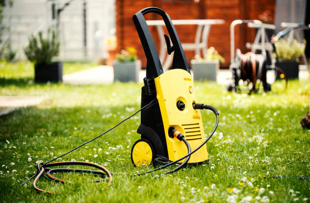 Best Animal Enclosure Cleaning  in Combes, TX